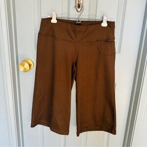 NWT Lucy Activewear Brown Athletic Knee Pant